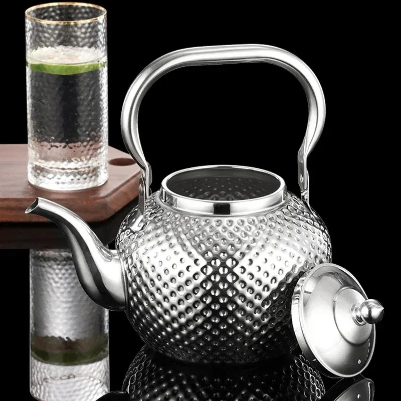 Bouilloire vintage en acier